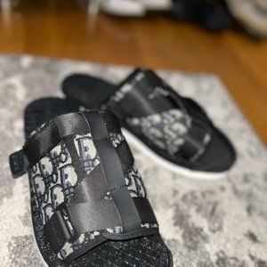 Size 46 11 1/2 Alpha Dior Sandles